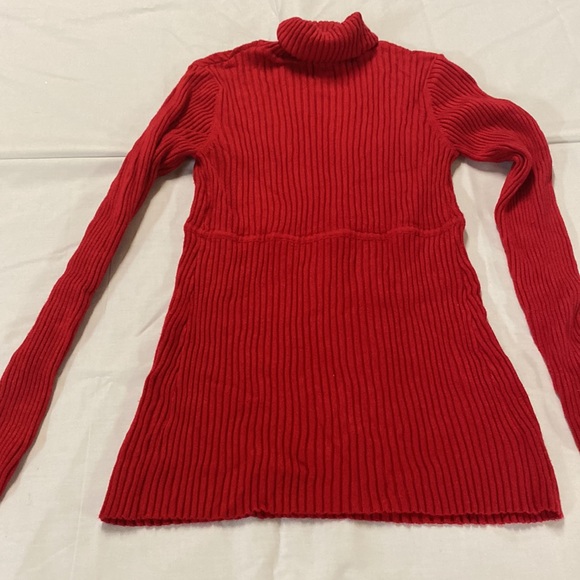 Red maternity turtleneck - Picture 3 of 3